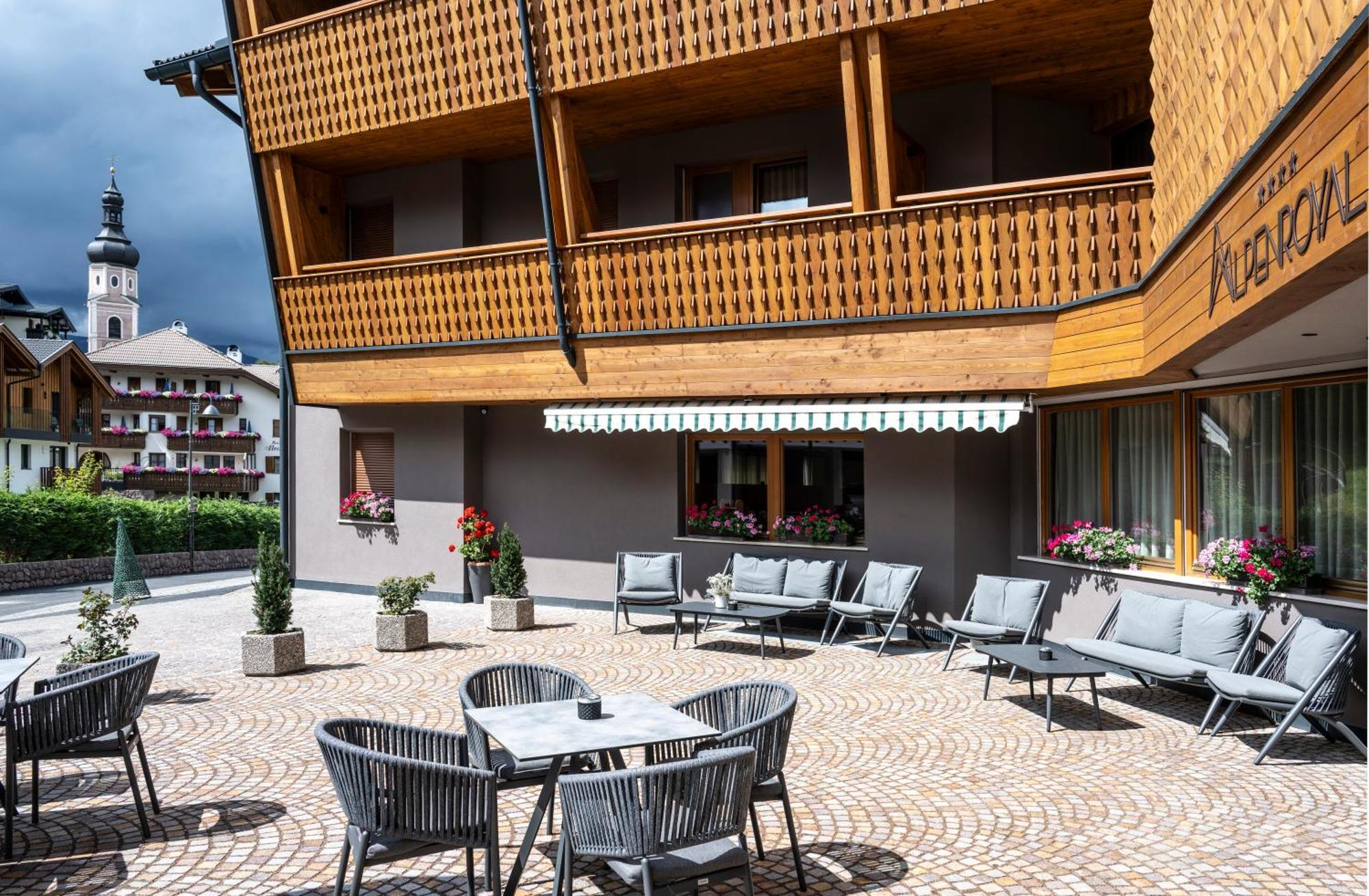 קאסטלרוטו Hotel Alpenroyal מראה חיצוני תמונה